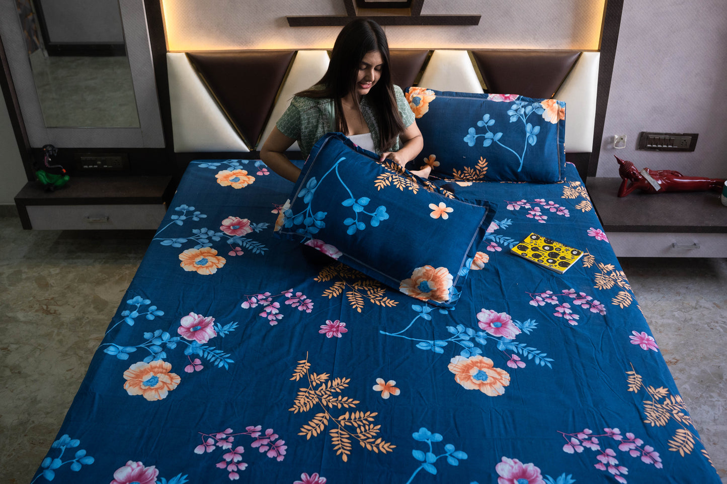 Amivra Premium Double Bedsheet (90" x 100") - 300 TC